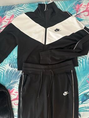 Nike Women’s Black & White Colorblock Track Jacket